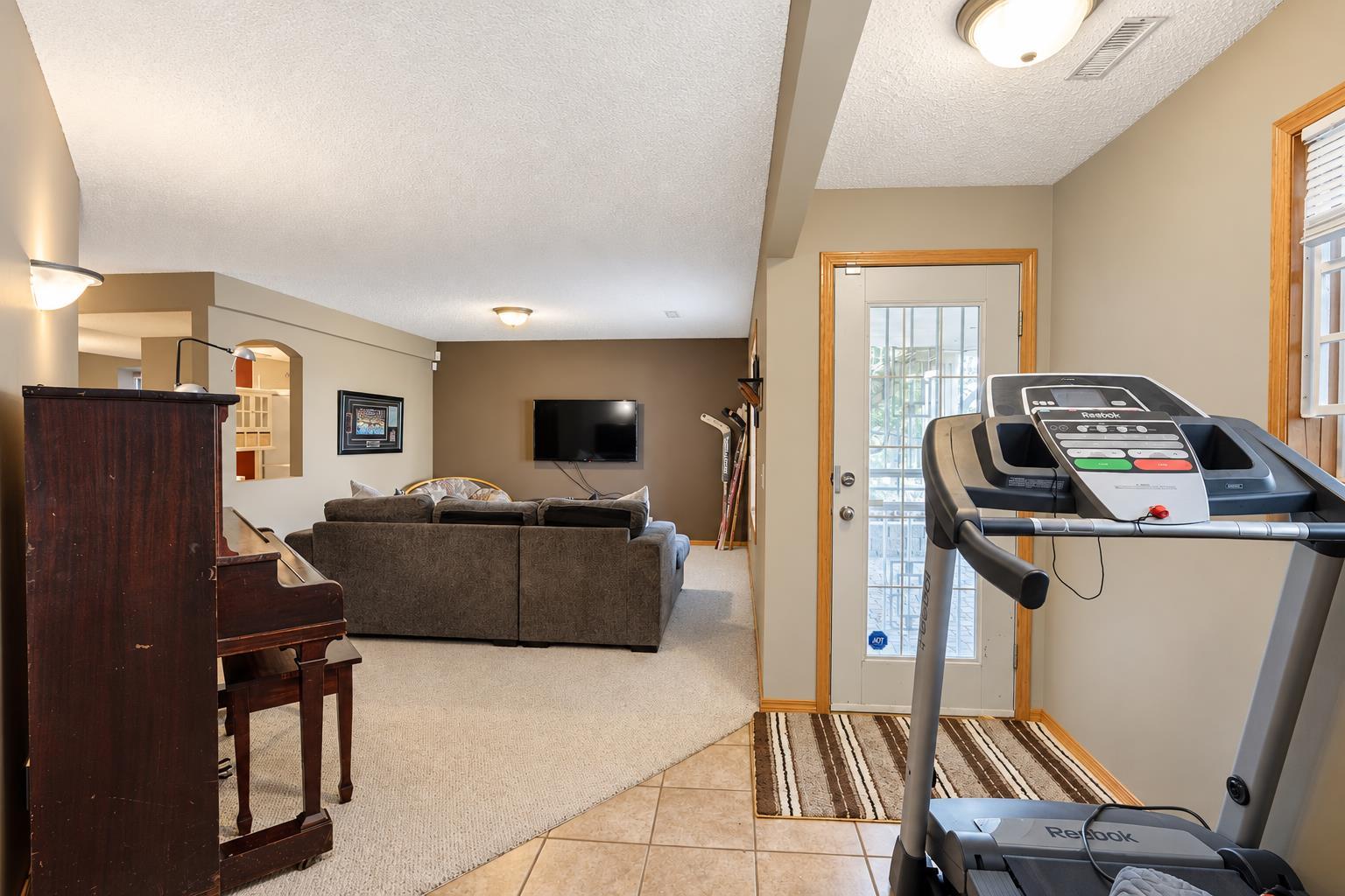 93 Tuscany Meadows Common NW