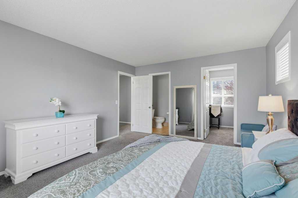 126 Harvest Gold Place NE