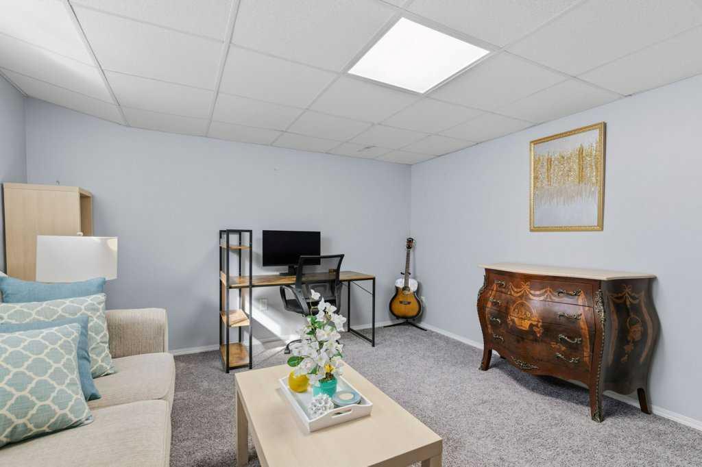 126 Harvest Gold Place NE