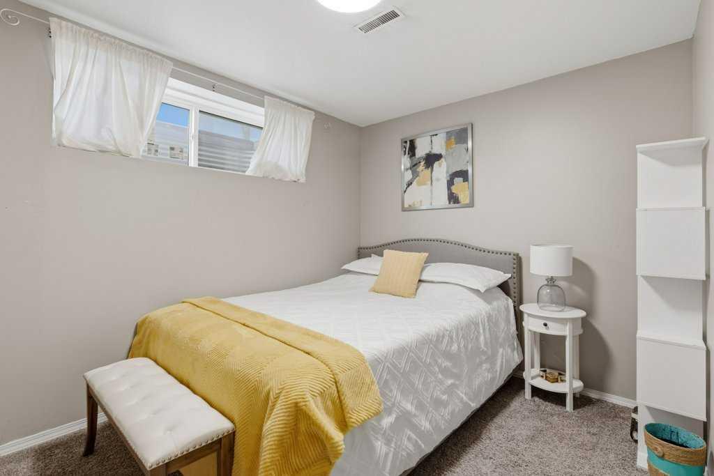 126 Harvest Gold Place NE