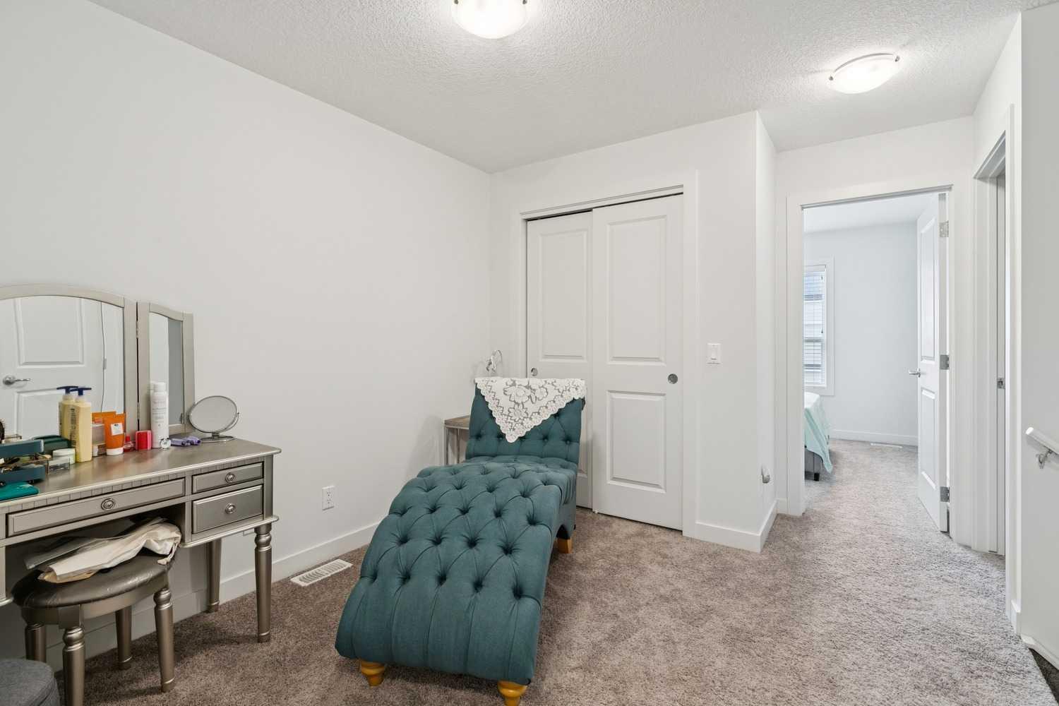 108, 11 Evanscrest Mews NW
