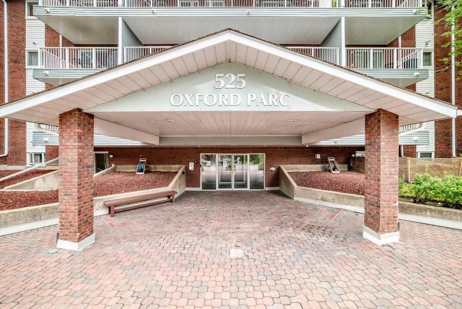 1P, 525 56 Avenue SW