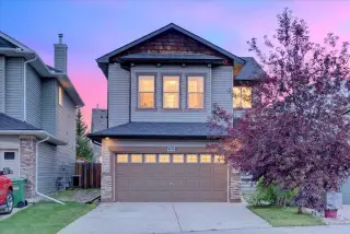 380 Royal Oak Heights NW