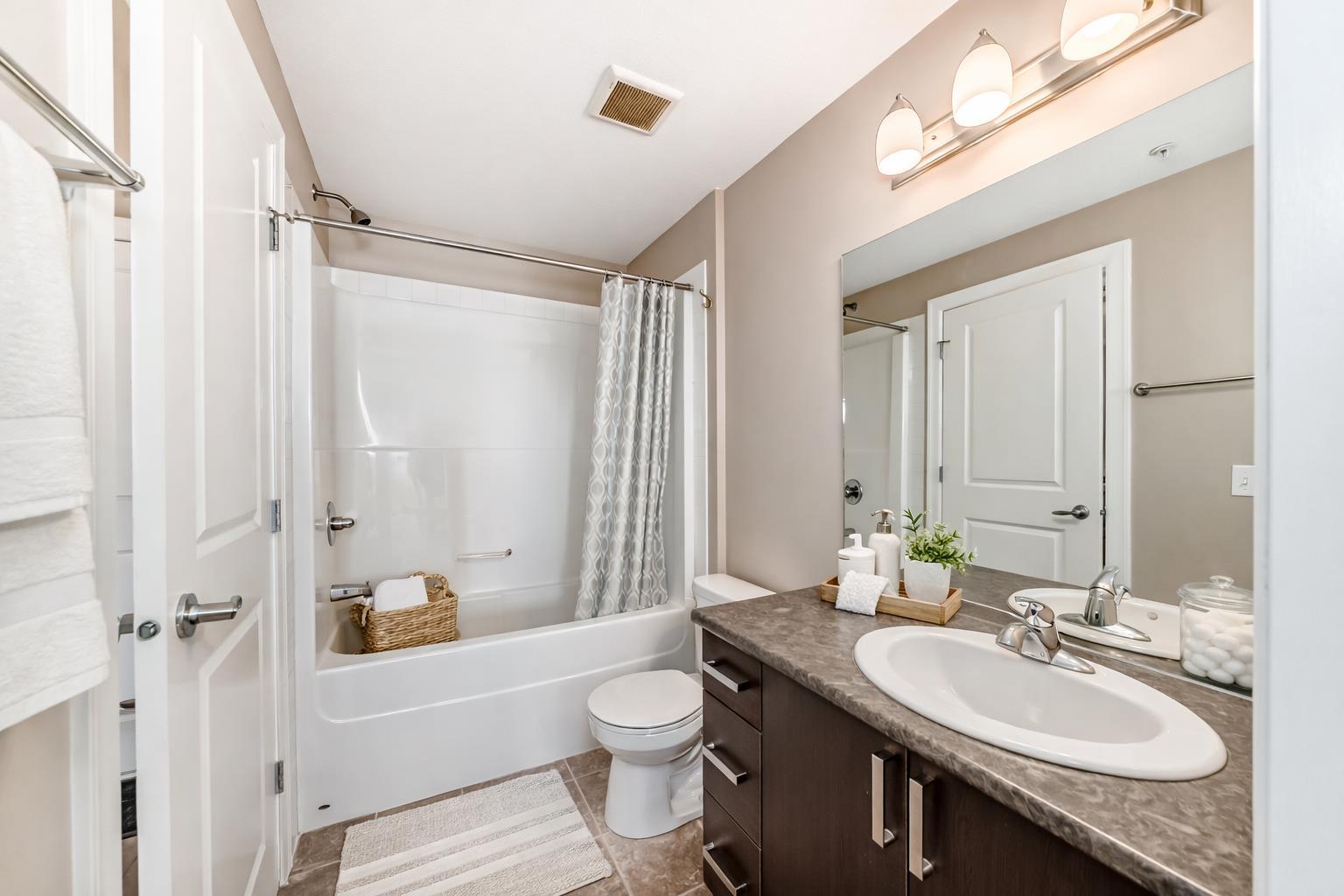 311, 117 Copperpond Common SE