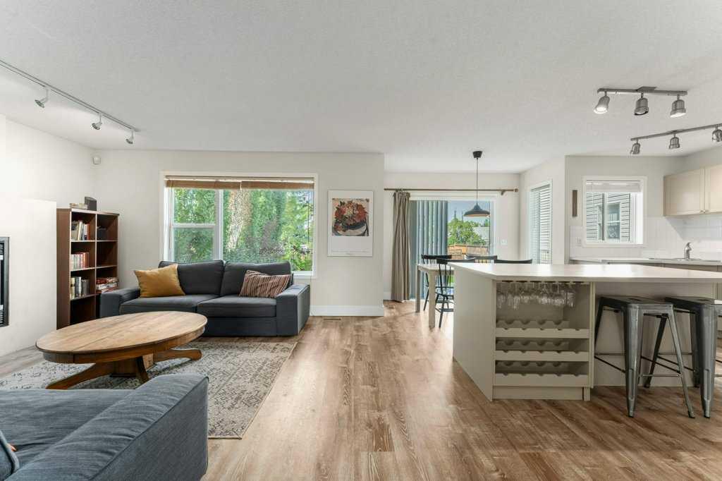 393 Inverness Park SE