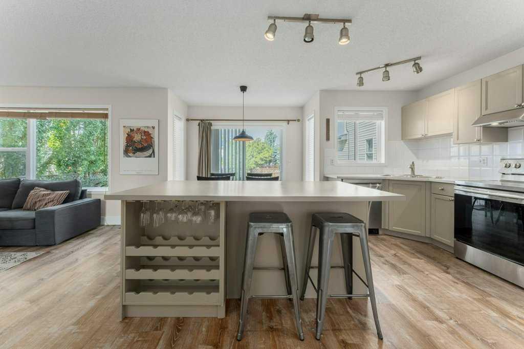 393 Inverness Park SE