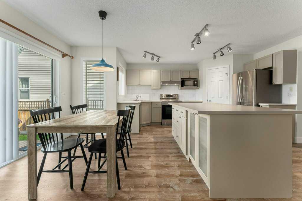 393 Inverness Park SE