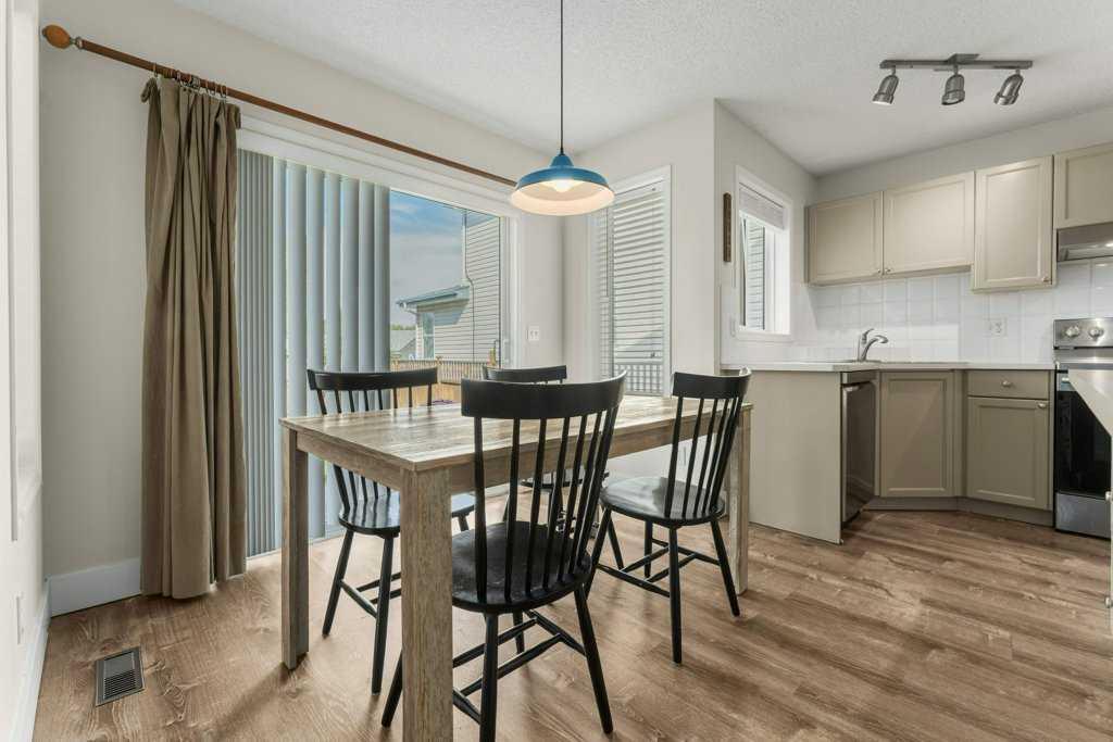 393 Inverness Park SE