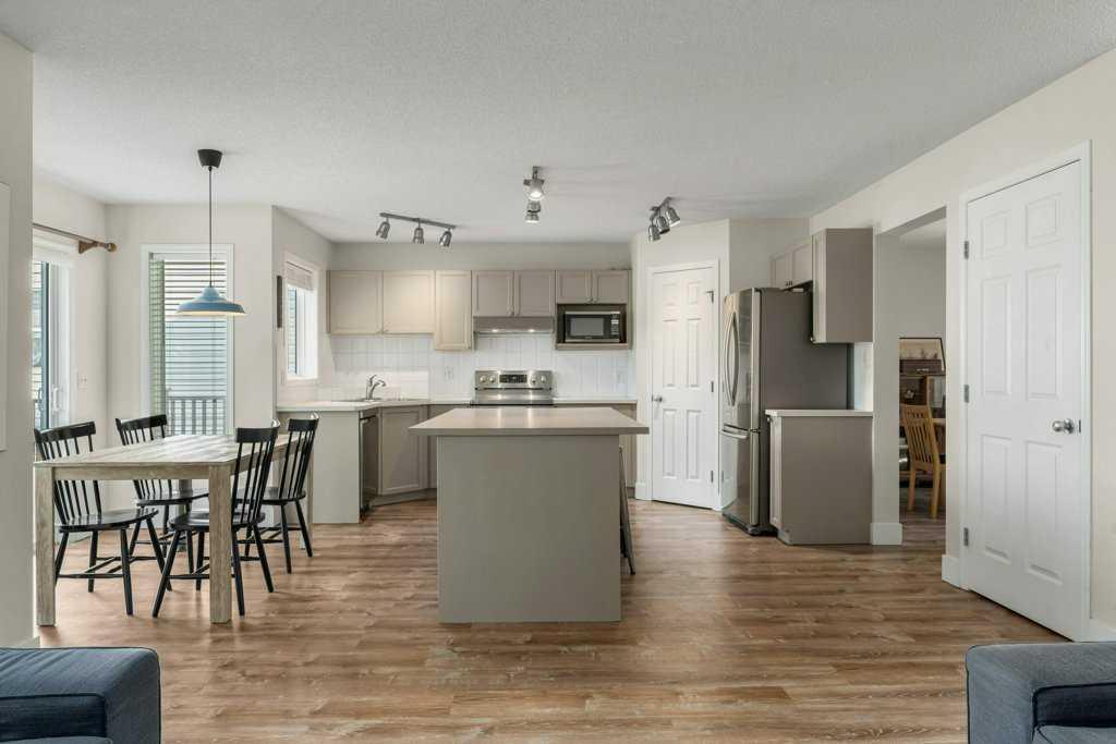 393 Inverness Park SE