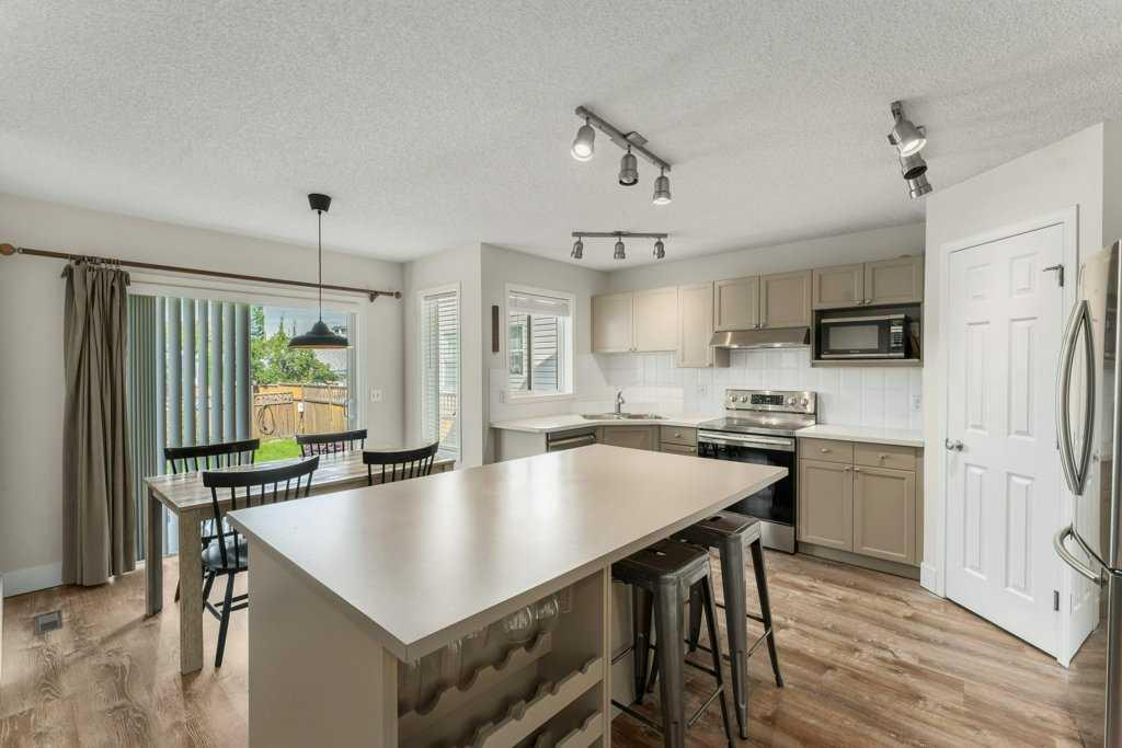 393 Inverness Park SE