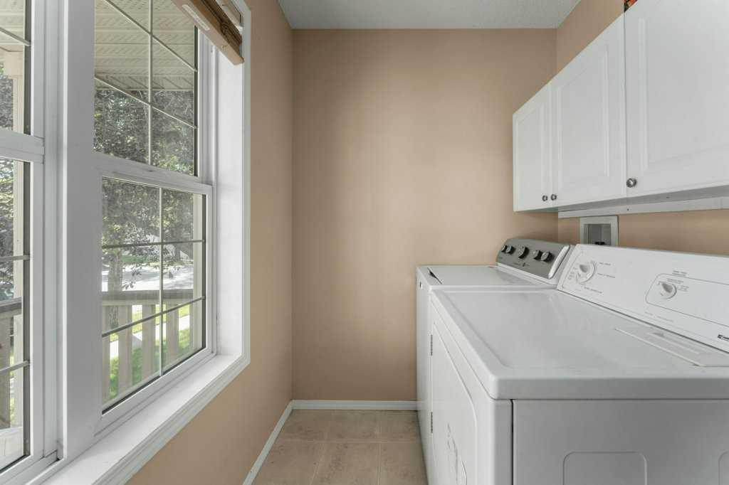 393 Inverness Park SE