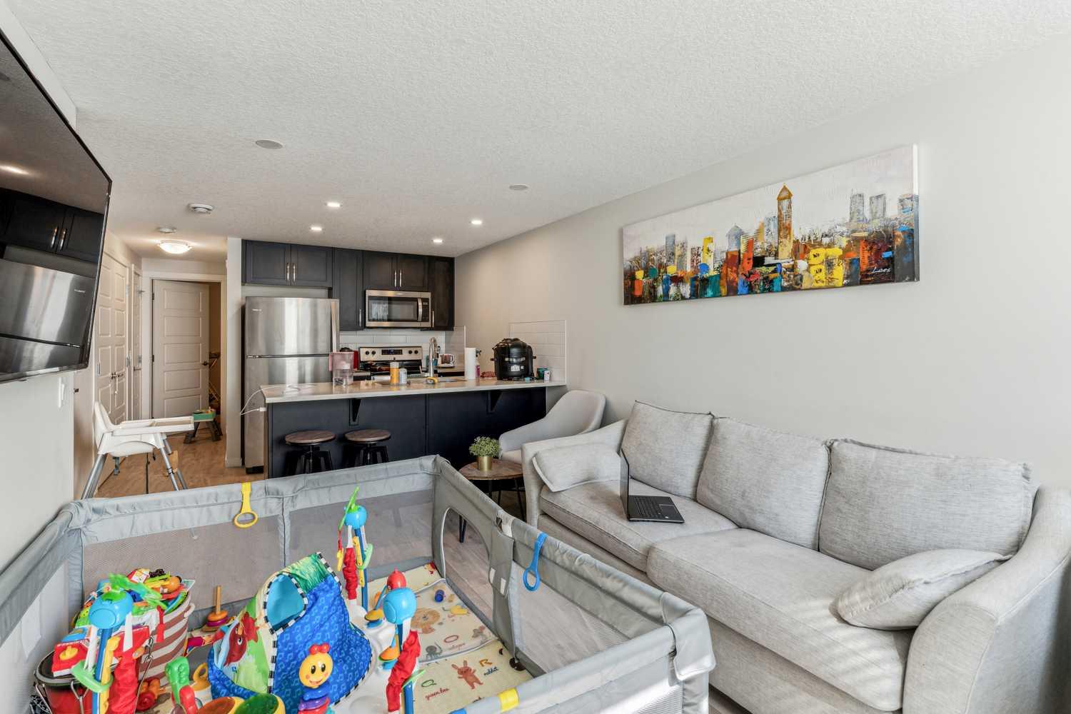 312, 260 Rowley Way NW