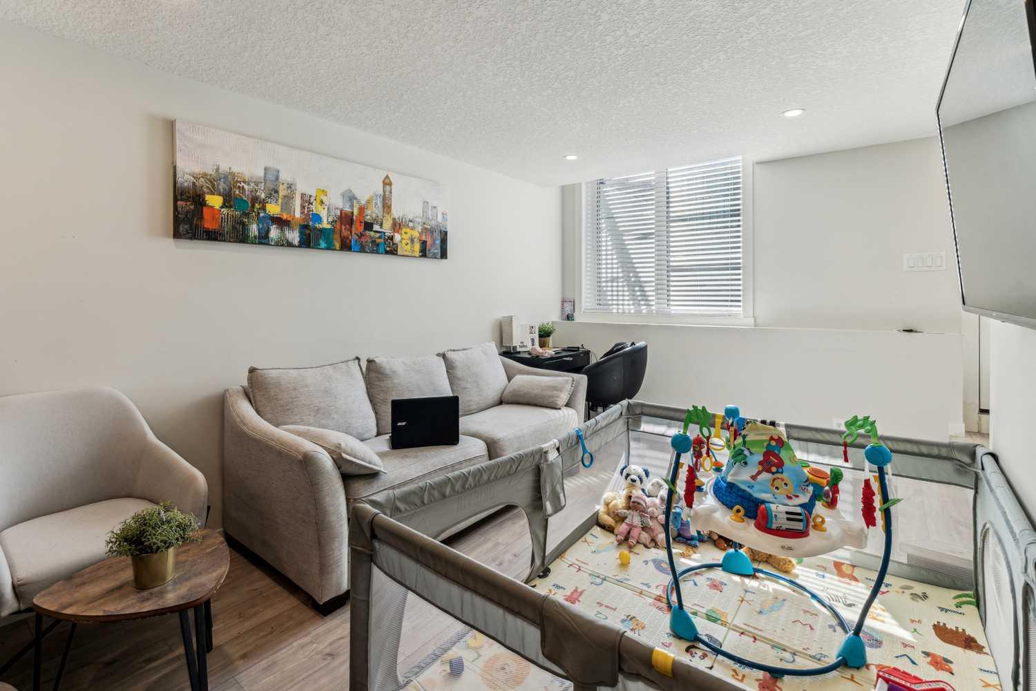 312, 260 Rowley Way NW