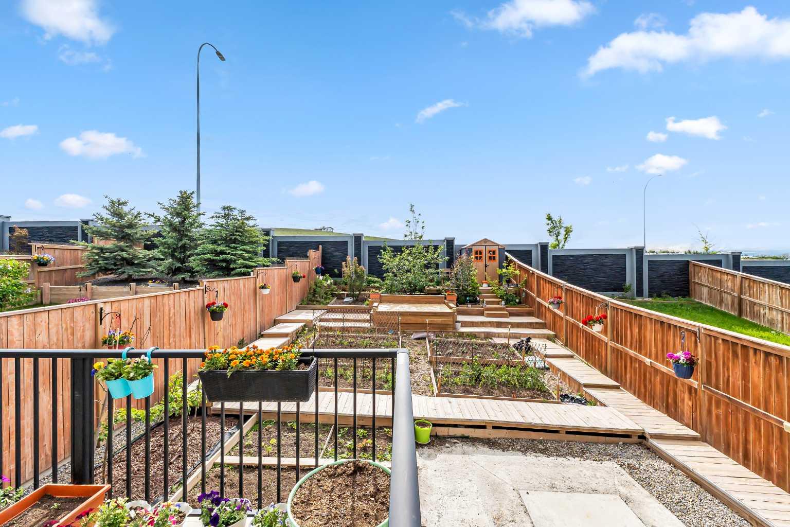 236 Nolanhurst Crescent NW