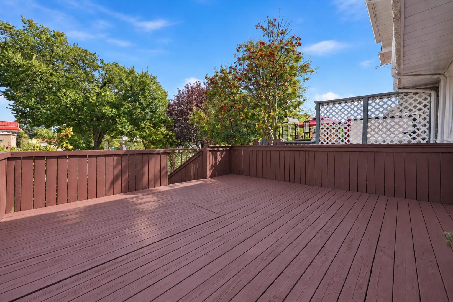 28 Martinglen Way NE