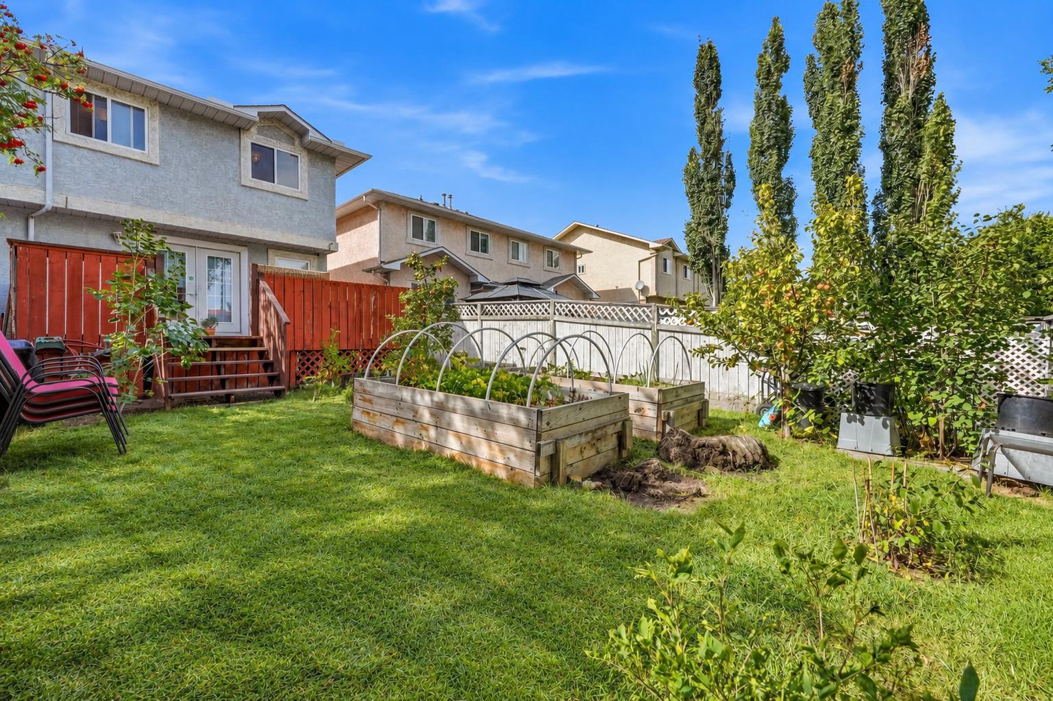 28 Martinglen Way NE