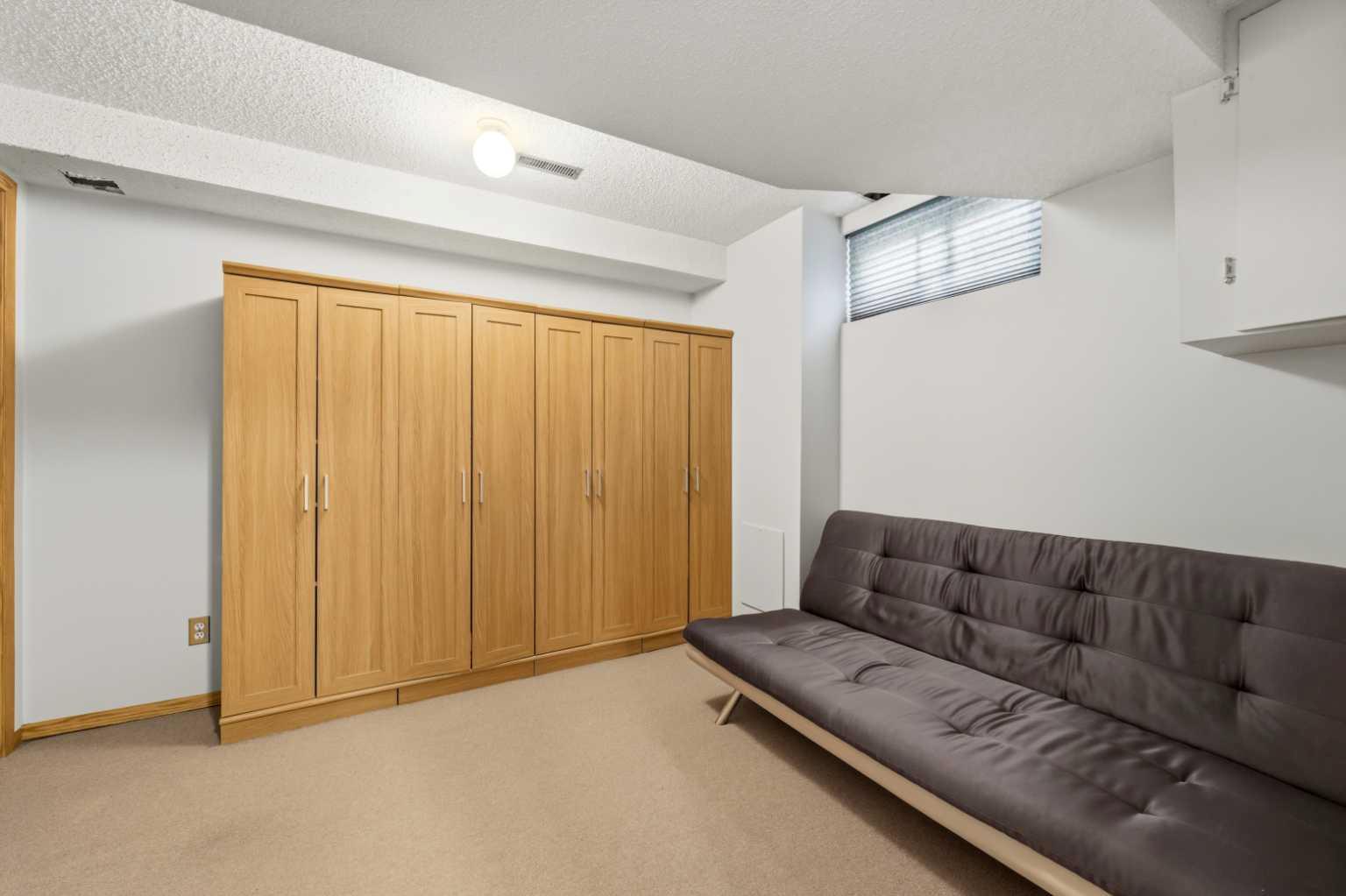 28 Martinglen Way NE