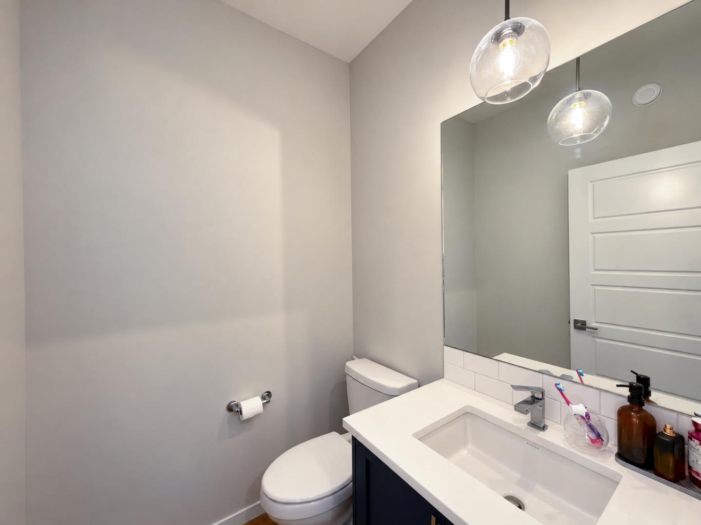 228 Annette Villas NW