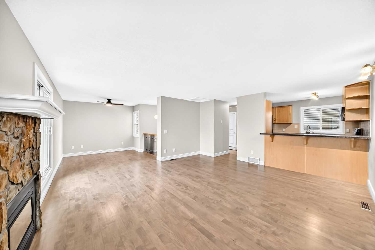 225, 33 Glamis Green SW