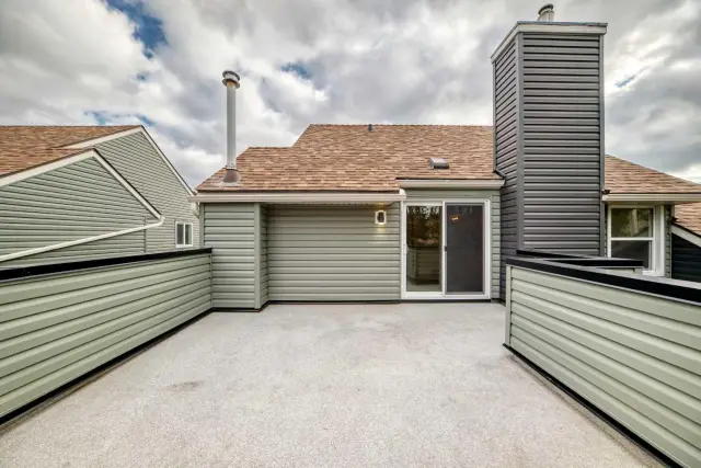 225, 33 Glamis Green SW