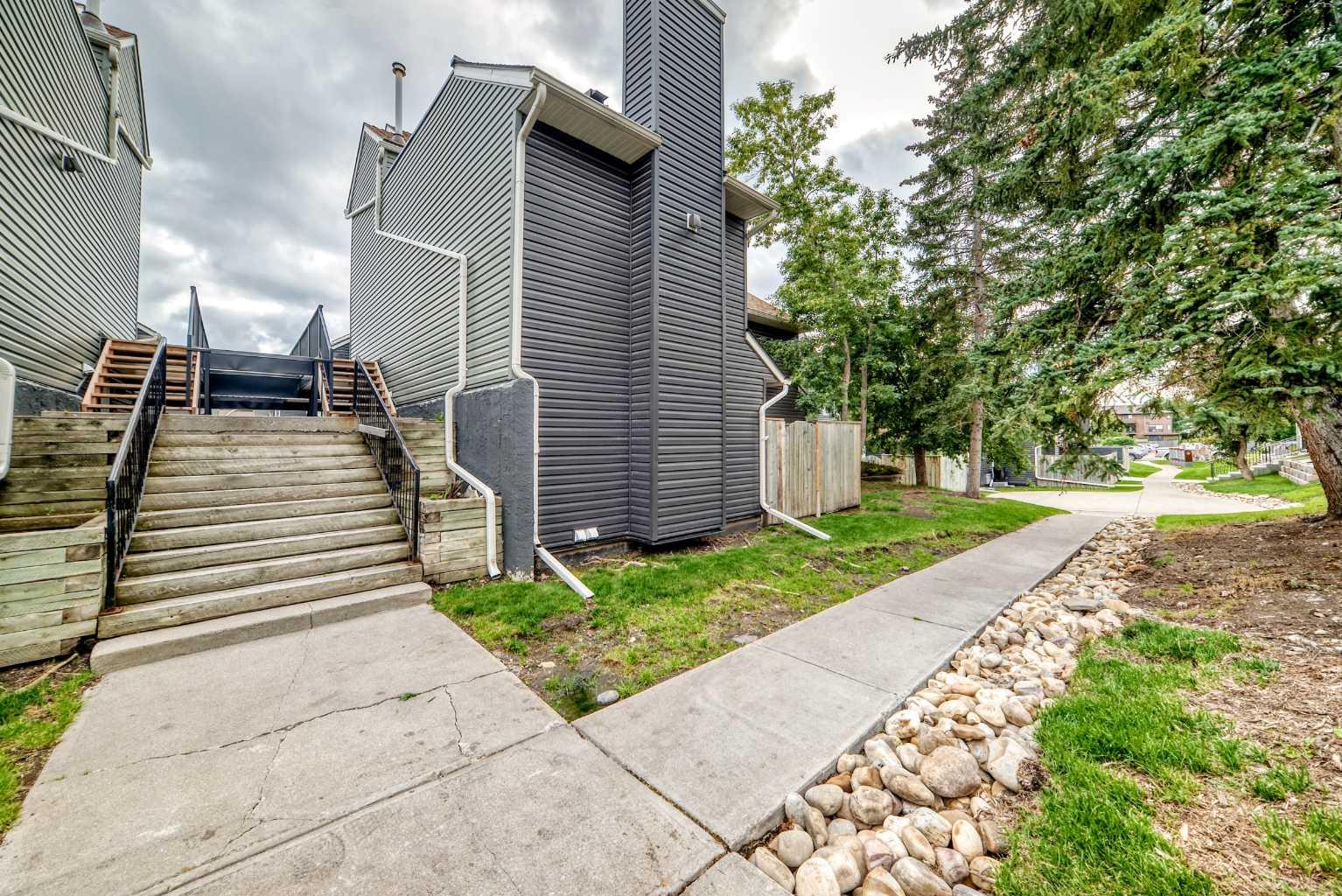225, 33 Glamis Green SW
