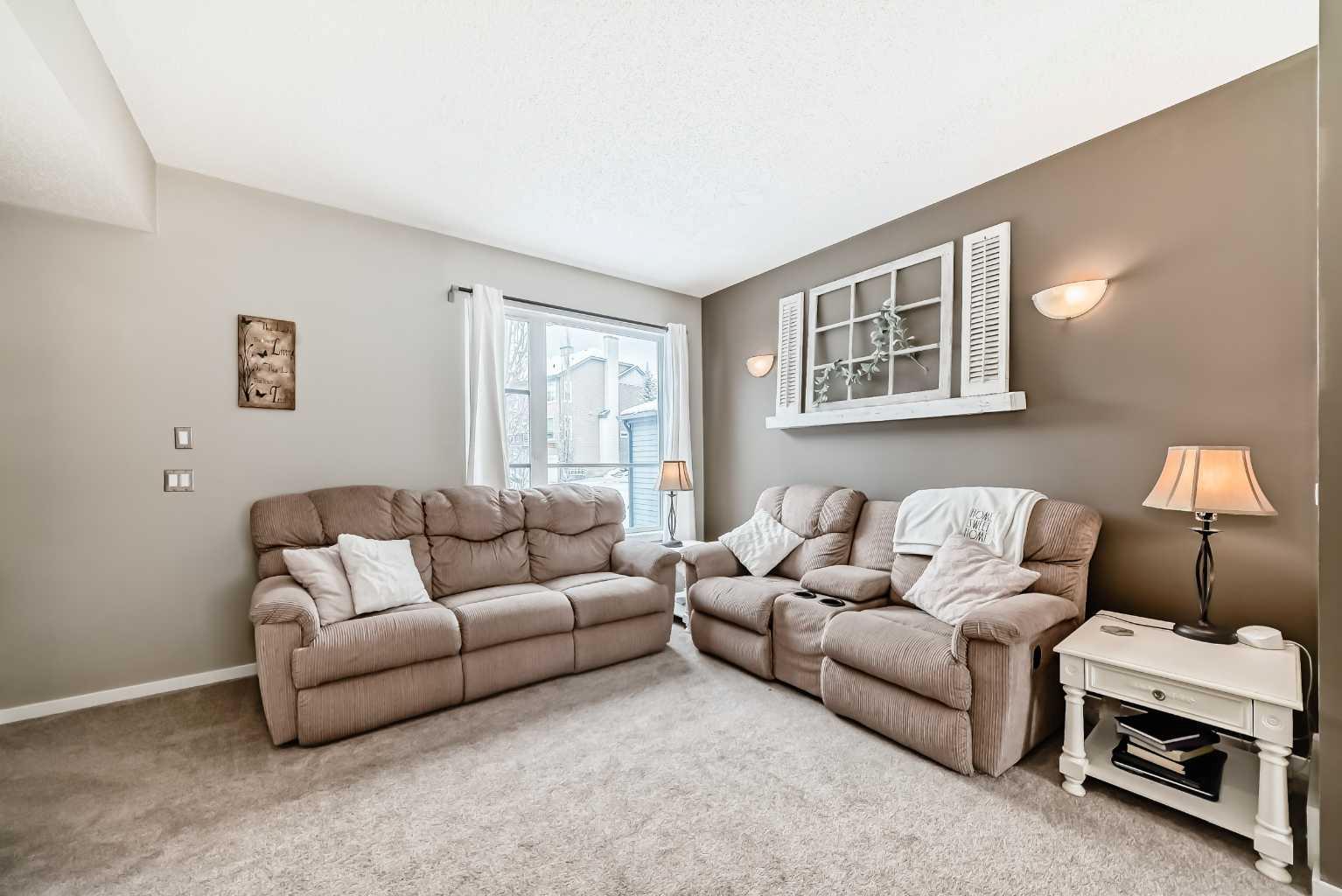 63 Chapalina Square SE