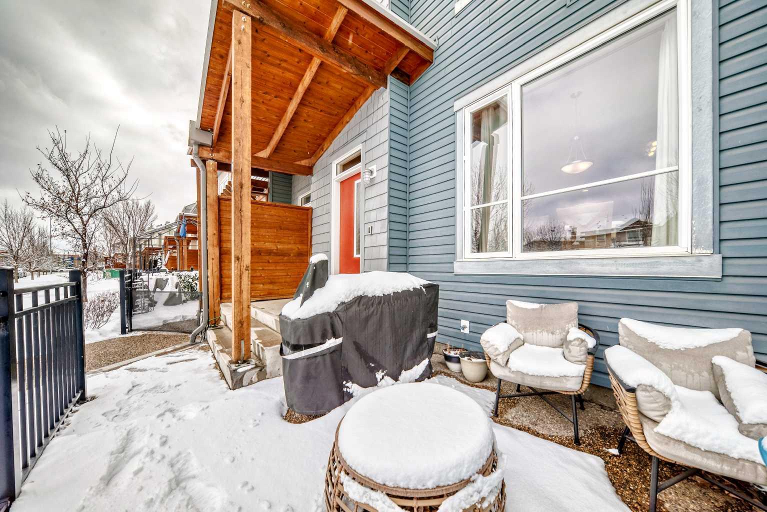 63 Chapalina Square SE