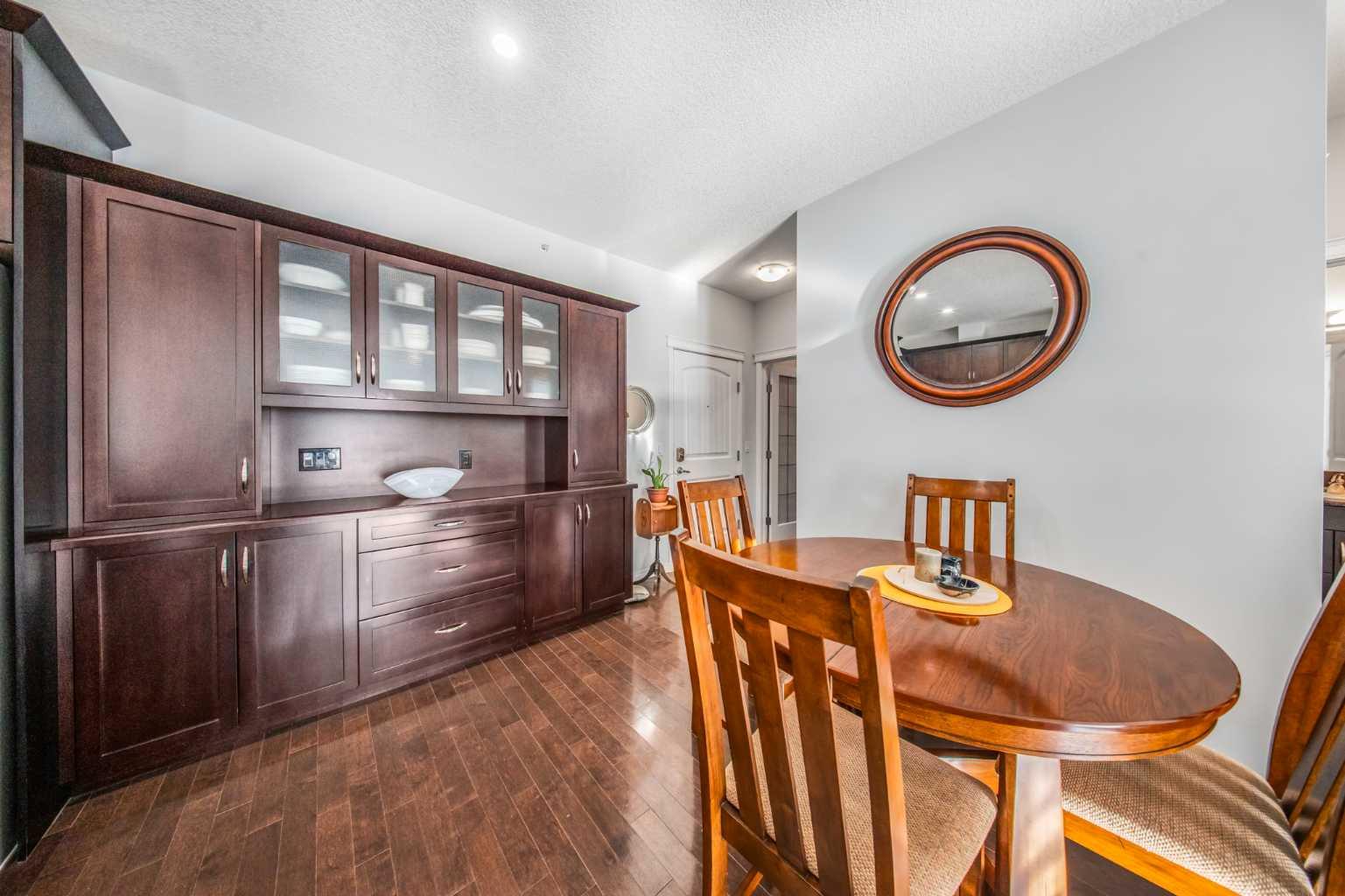 4408, 31 Country Village Manor NE