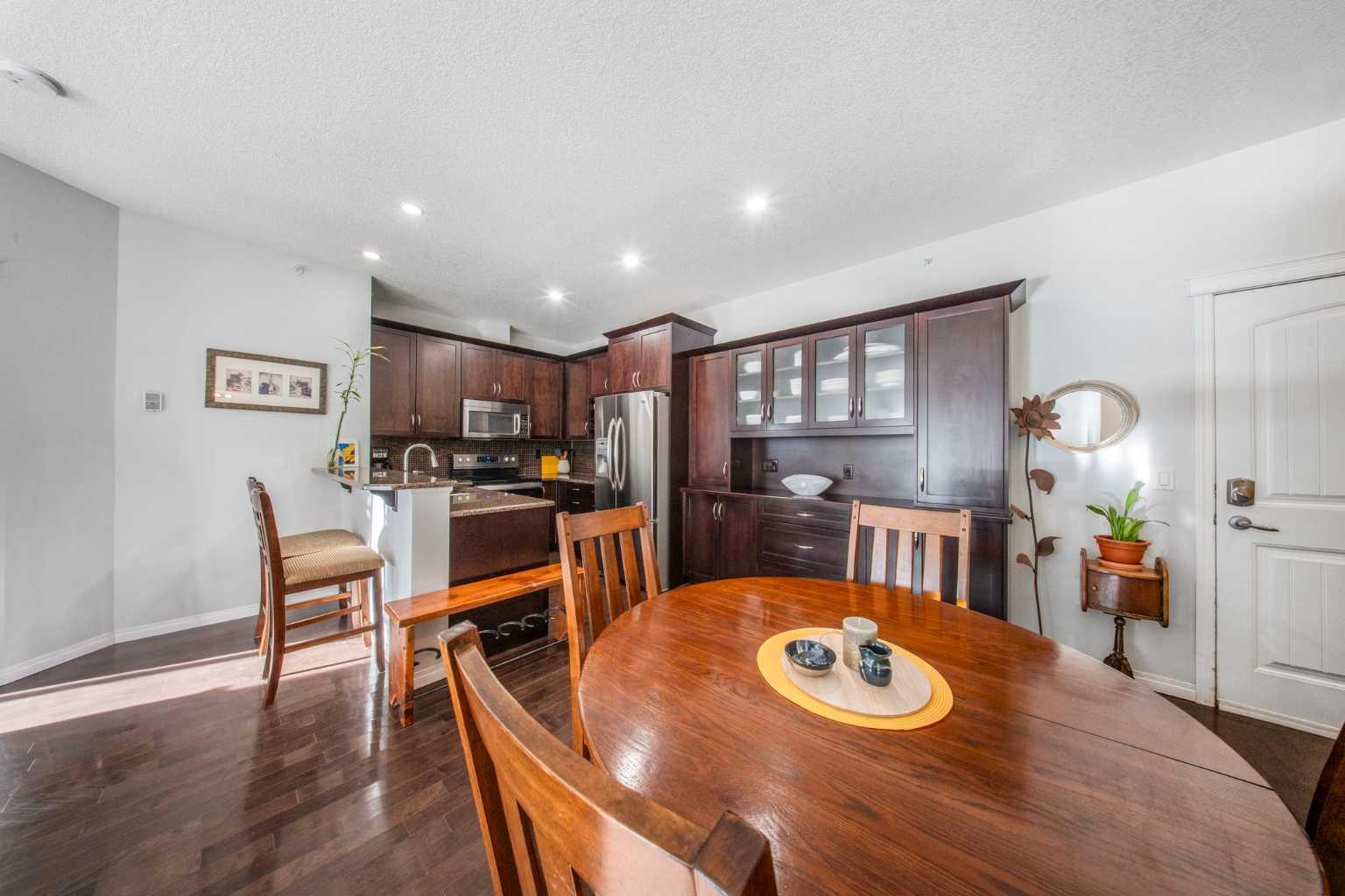 4408, 31 Country Village Manor NE