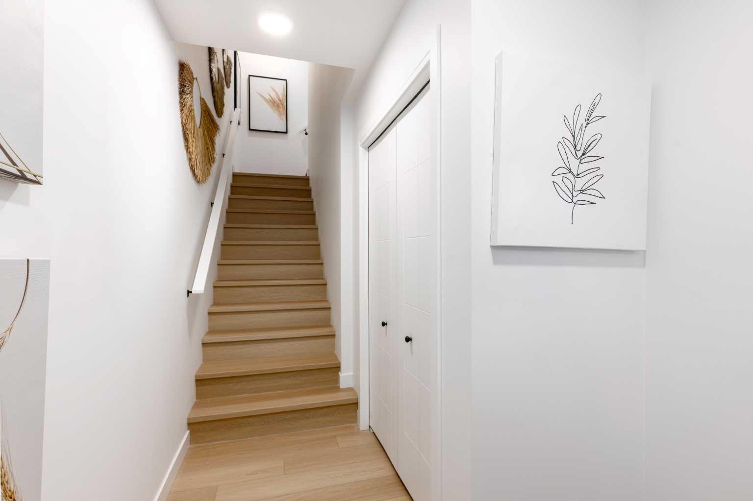 303, 30 Rochester View NW