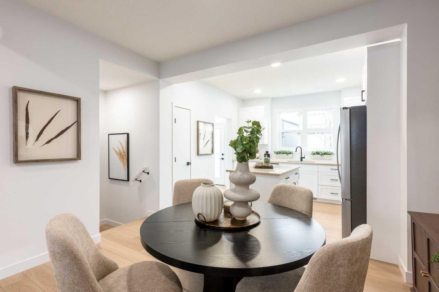 303, 30 Rochester View NW