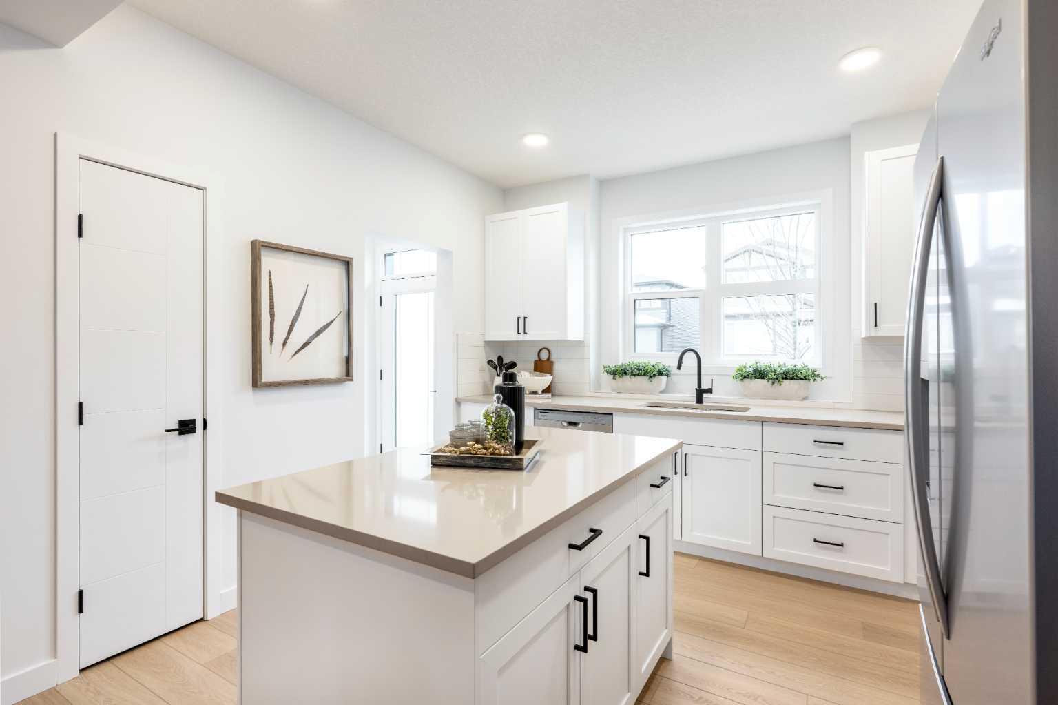 303, 30 Rochester View NW