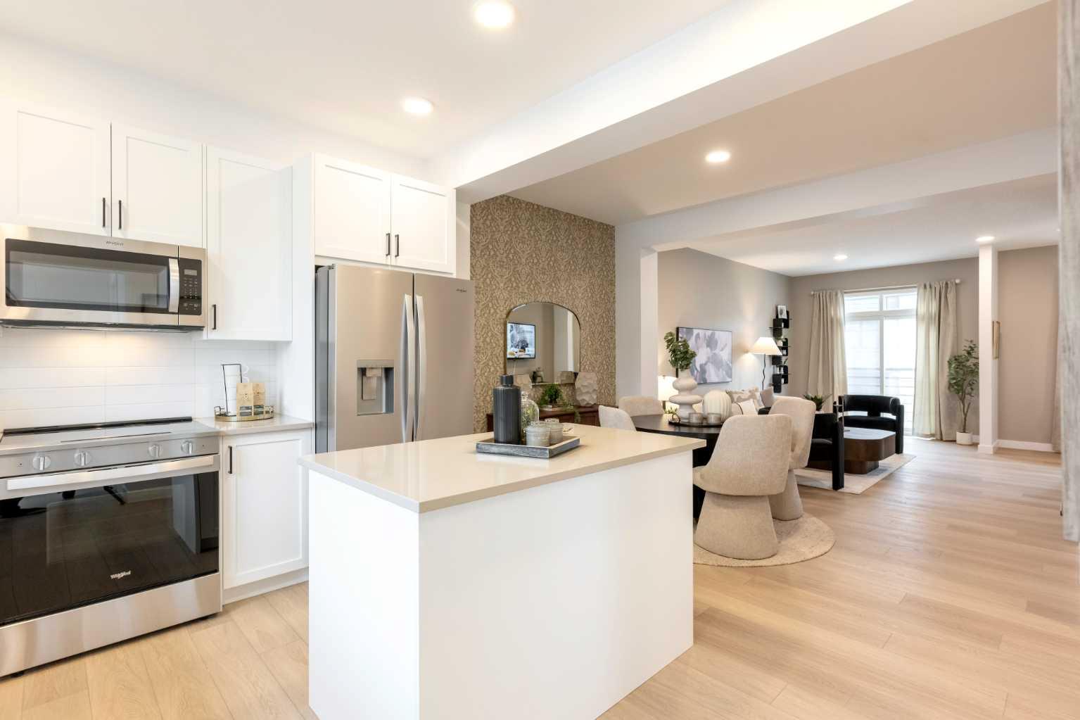 303, 30 Rochester View NW
