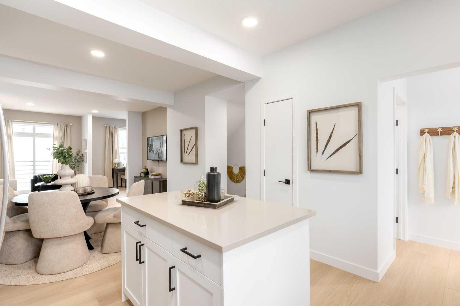 303, 30 Rochester View NW
