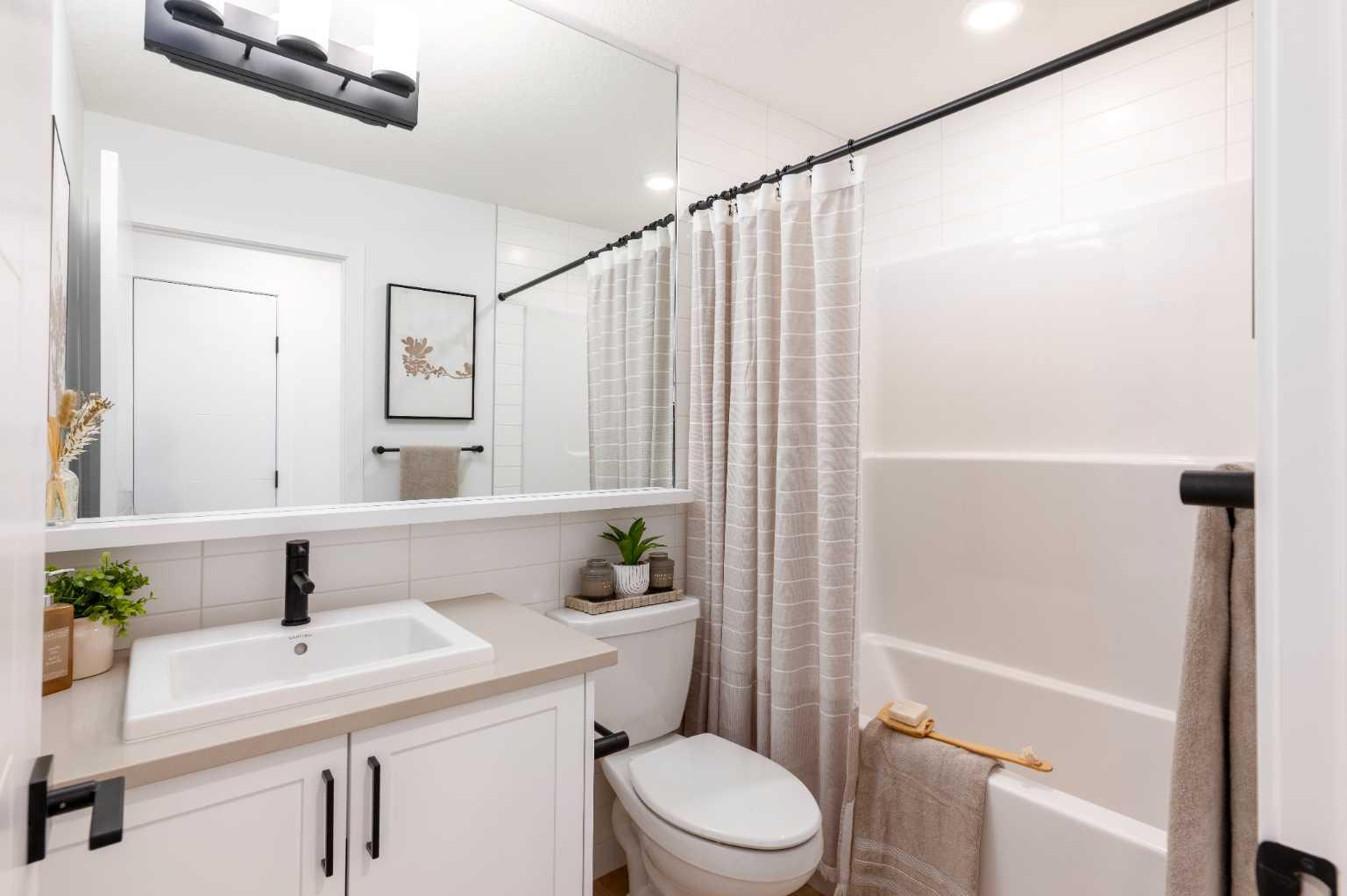 303, 30 Rochester View NW