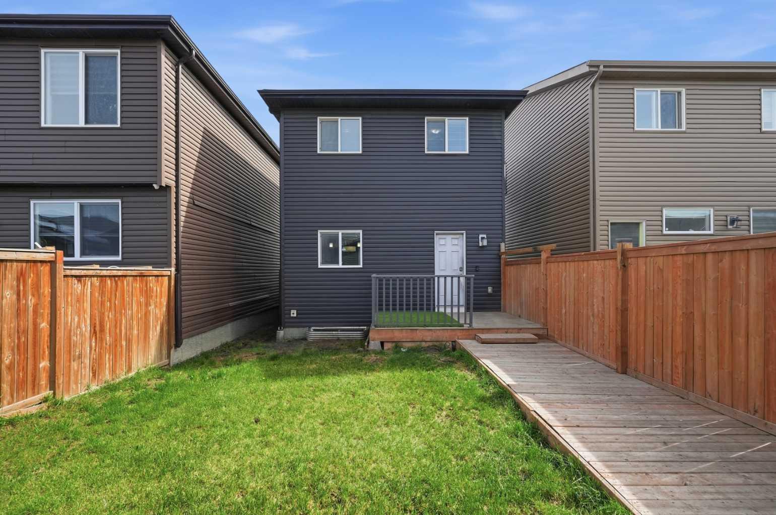 95 Corner Meadows Villas NE