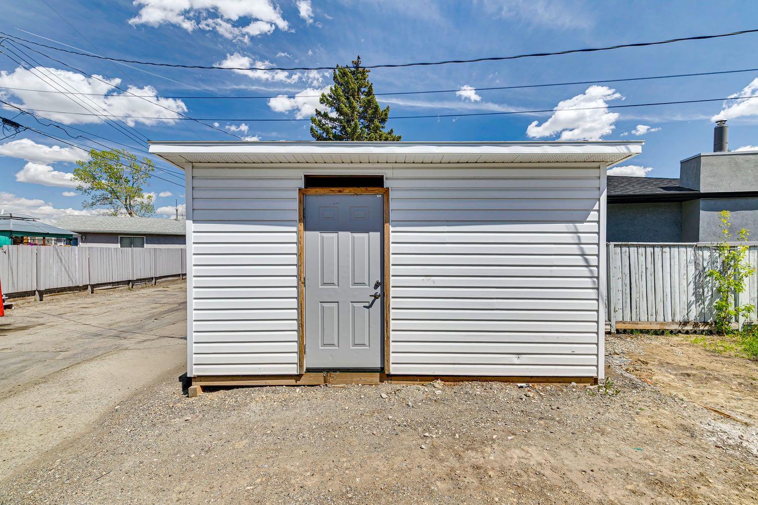 816 Avonlea Place SE