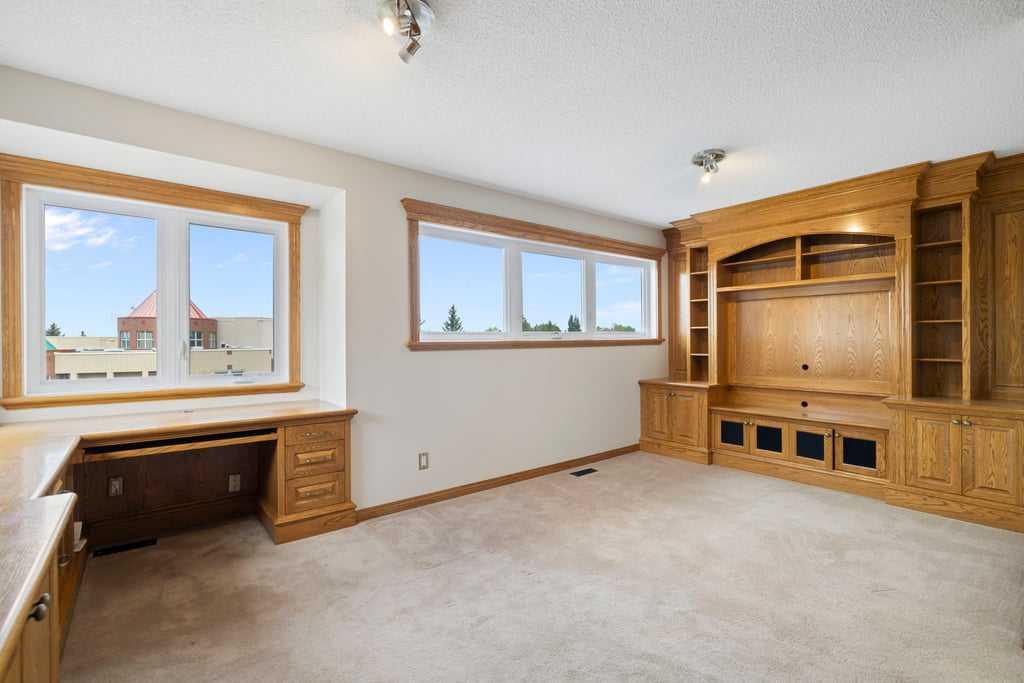 439 Douglas Woods Drive SE