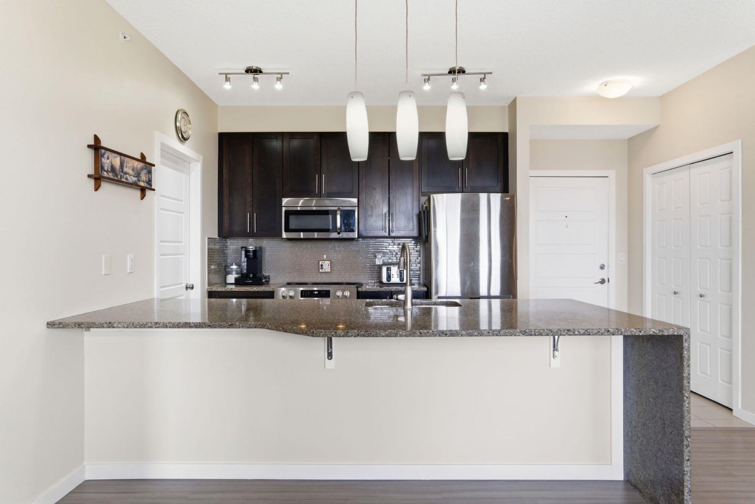 408, 207 Sunset Drive 