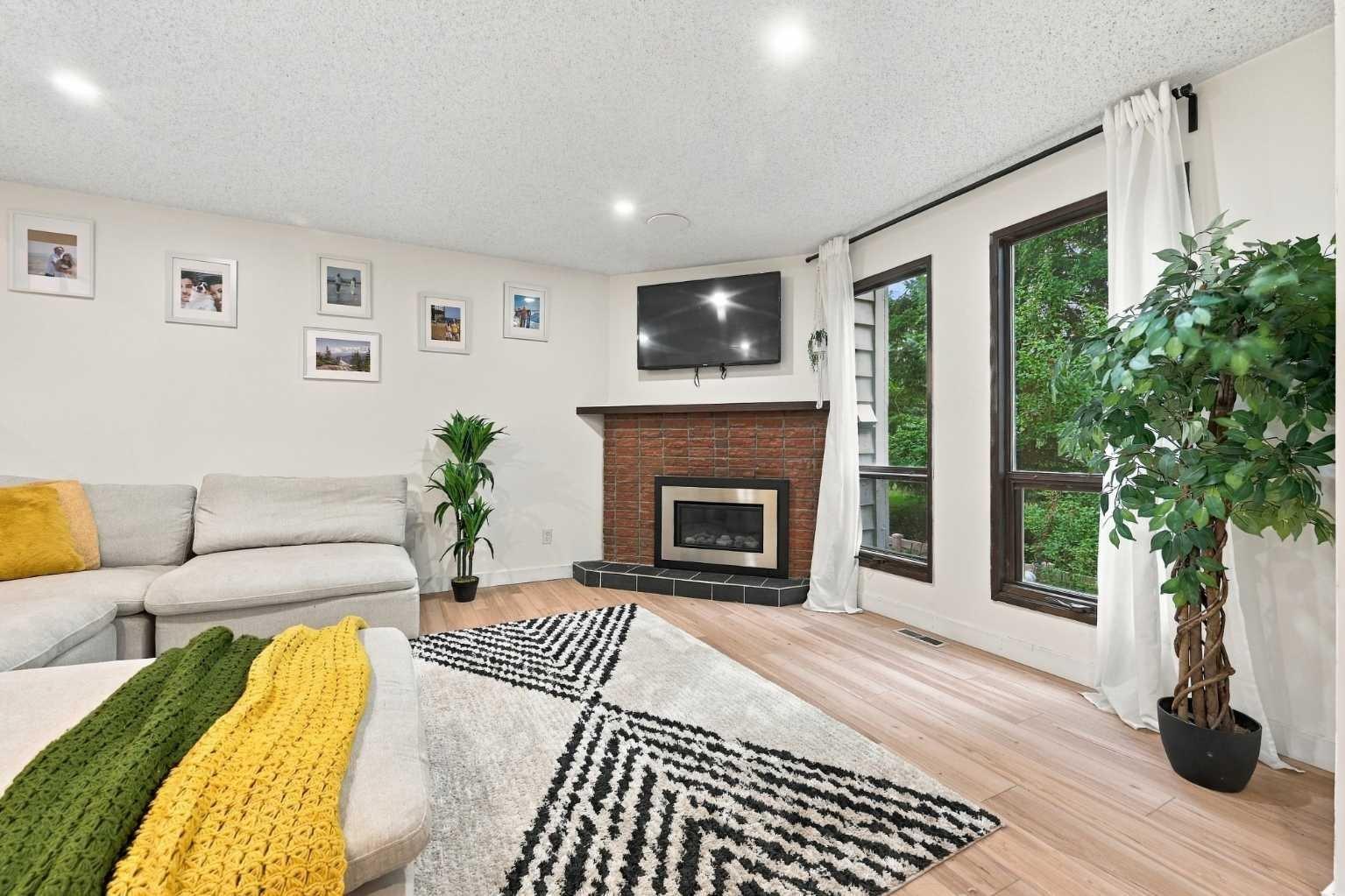 52 Canterbury Gardens SW