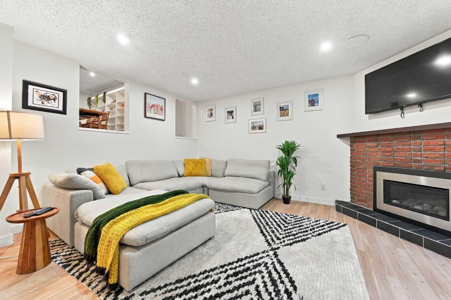 52 Canterbury Gardens SW