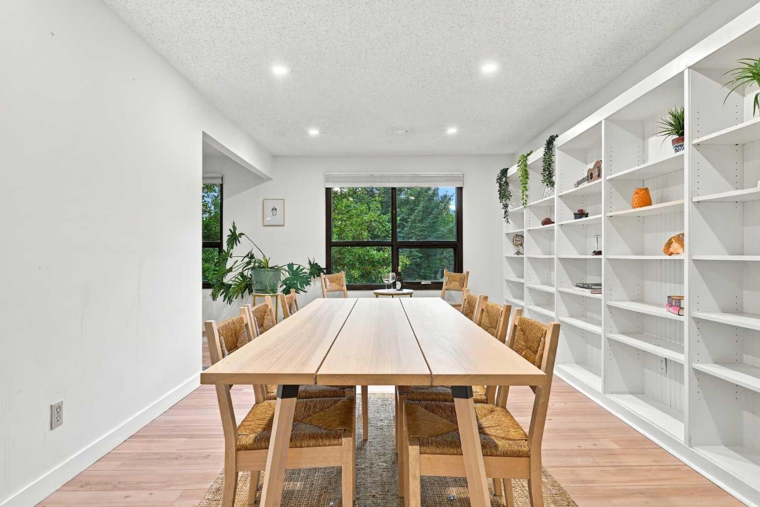 52 Canterbury Gardens SW