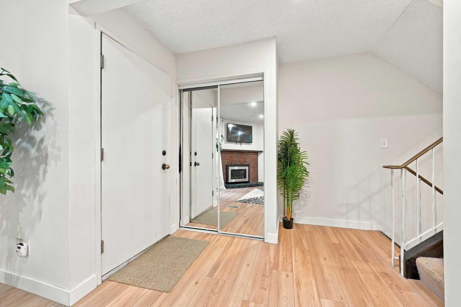 52 Canterbury Gardens SW