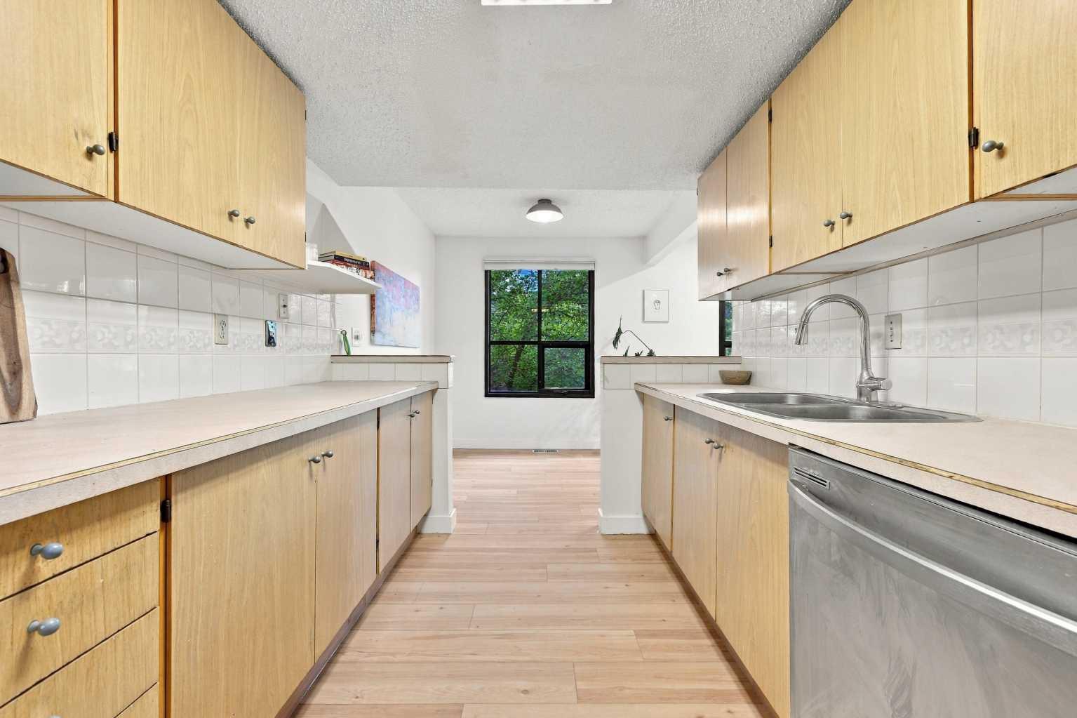 52 Canterbury Gardens SW