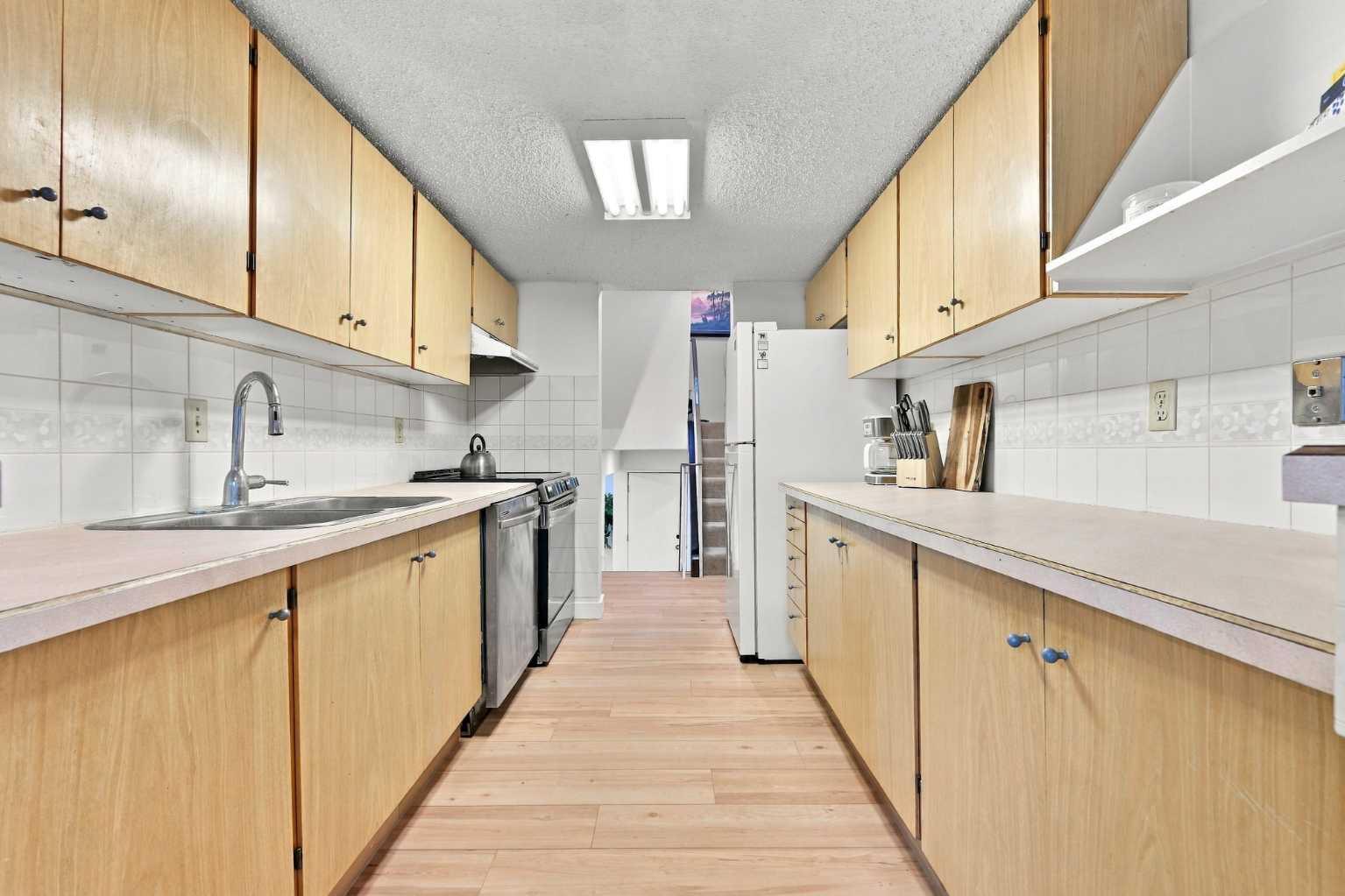 52 Canterbury Gardens SW