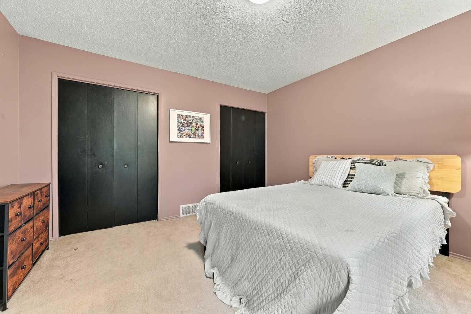 52 Canterbury Gardens SW