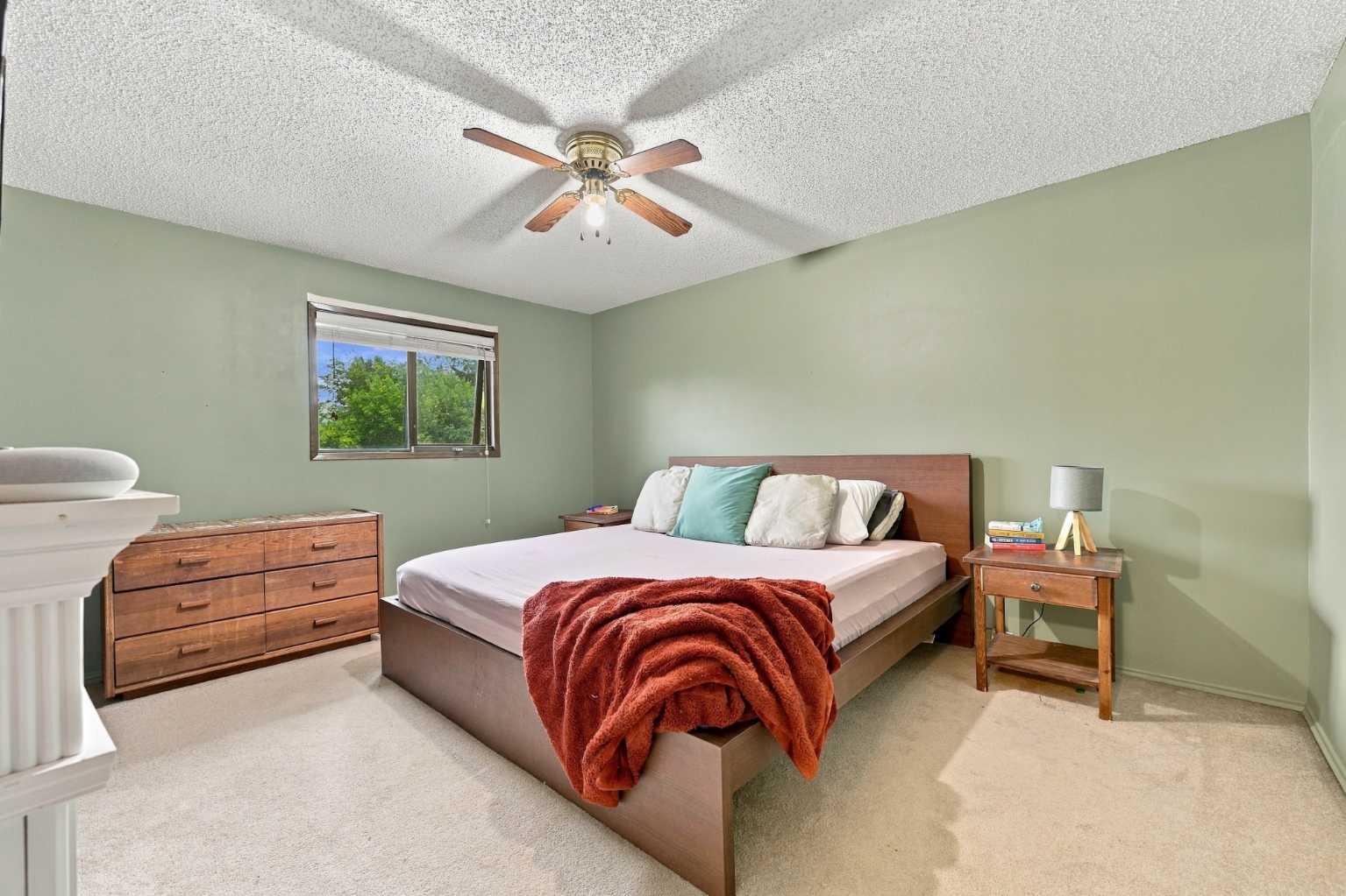 52 Canterbury Gardens SW