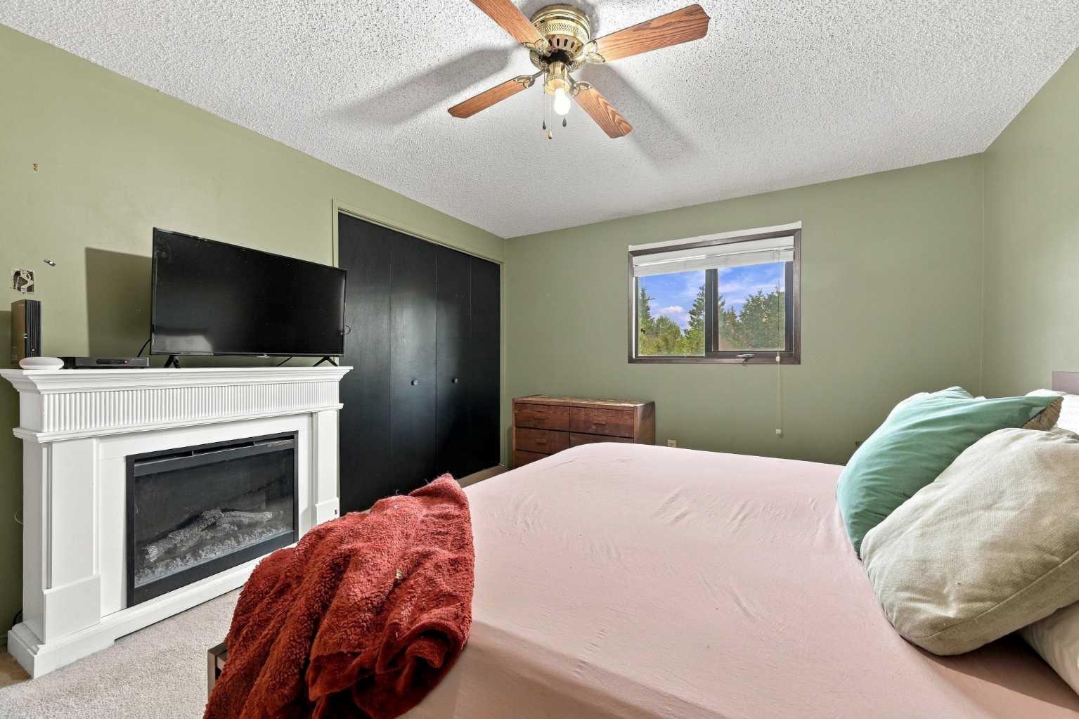 52 Canterbury Gardens SW