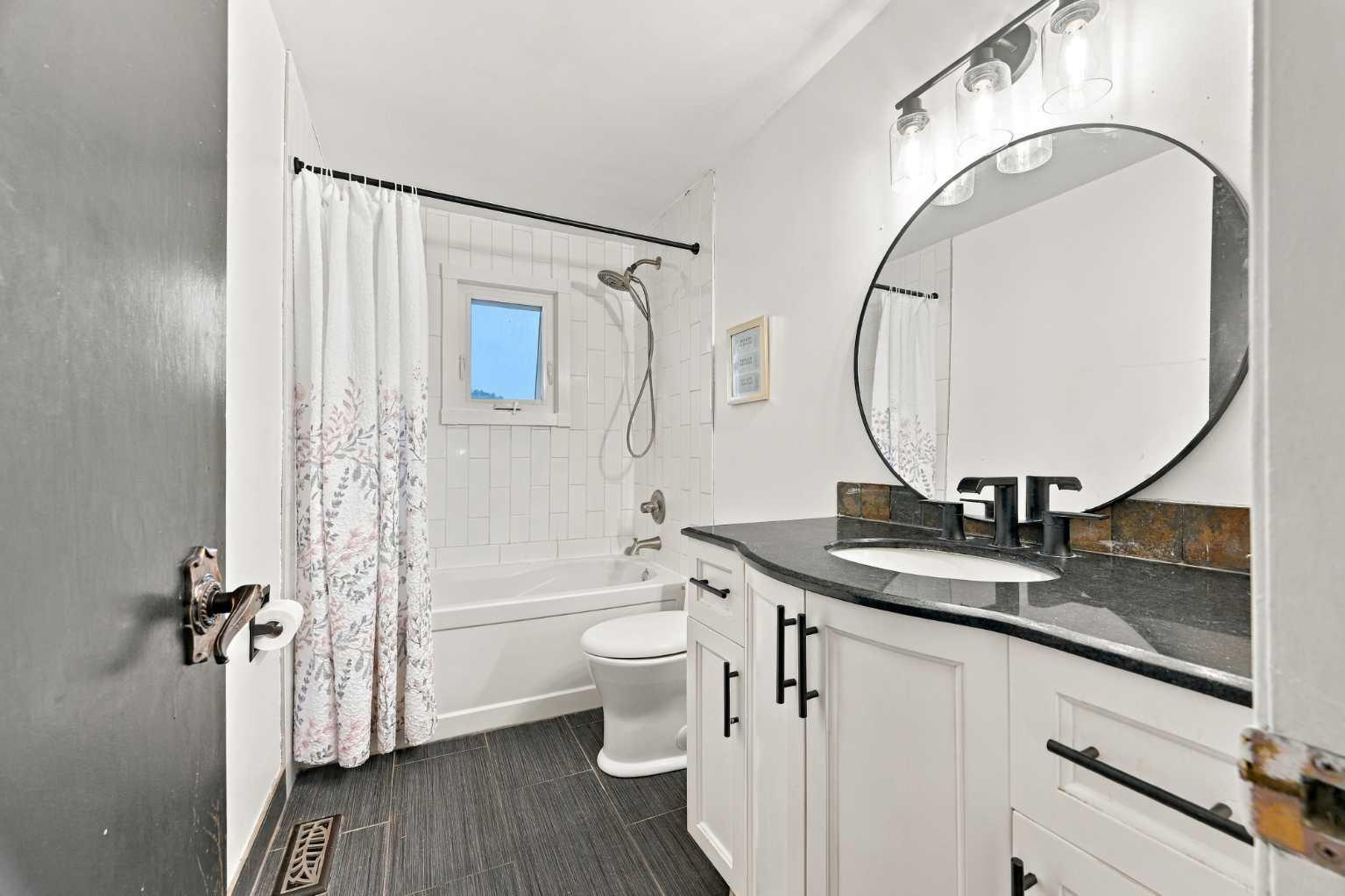 52 Canterbury Gardens SW