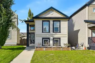 64 Copperfield Rise SE